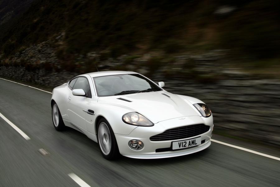  Aston Martin V12 Vanquish S 2004 года  (UK) (фото 21 из 37)